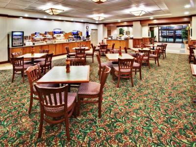 Hotel Express & By Ihg 2*
