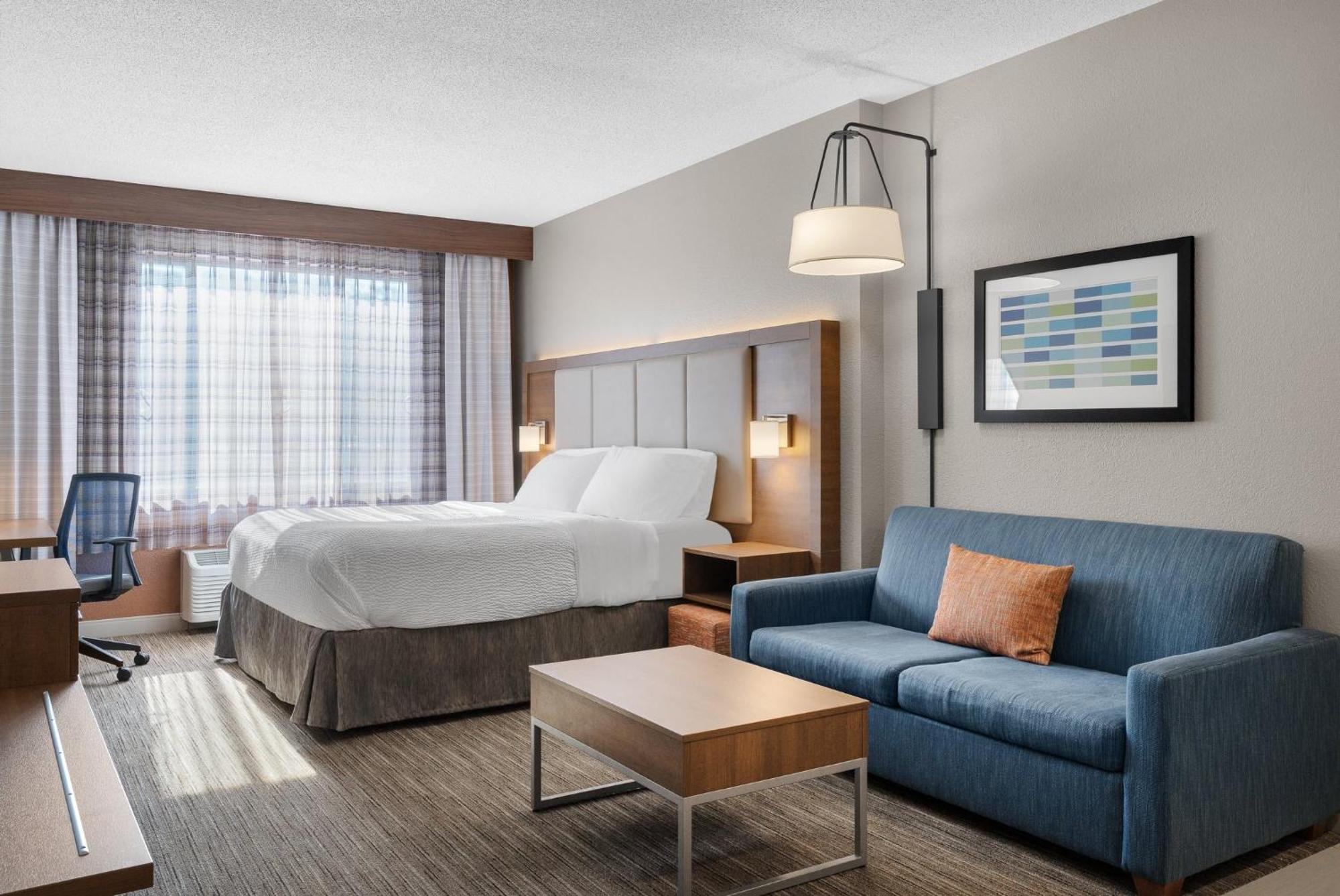 Hotel Express & By Ihg 2*