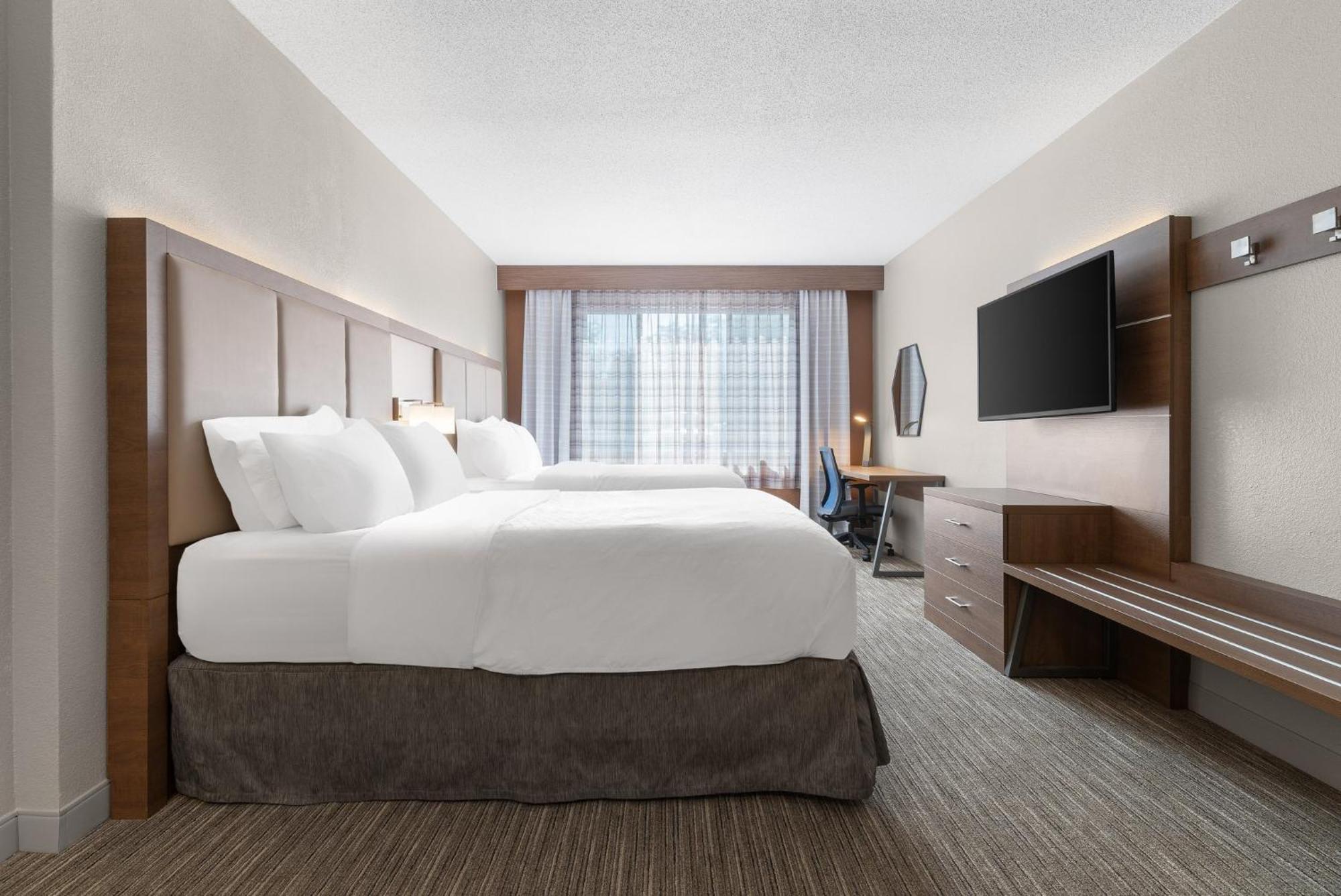 Express & By Ihg 2* Coralville