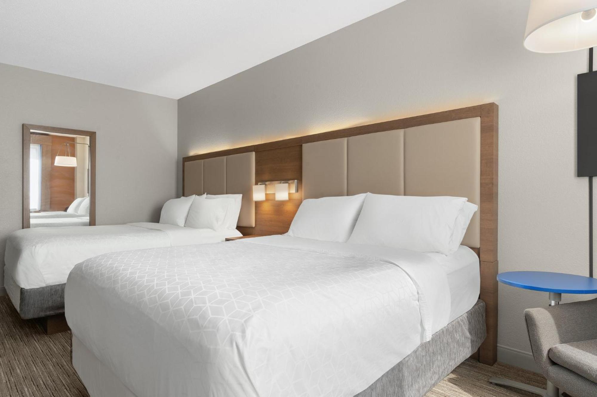 Express & By Ihg Hotel Coralville
