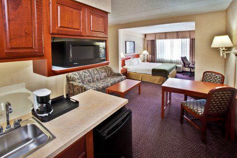 Express & By Ihg 2*