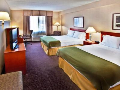 Express & By Ihg 2* Coralville