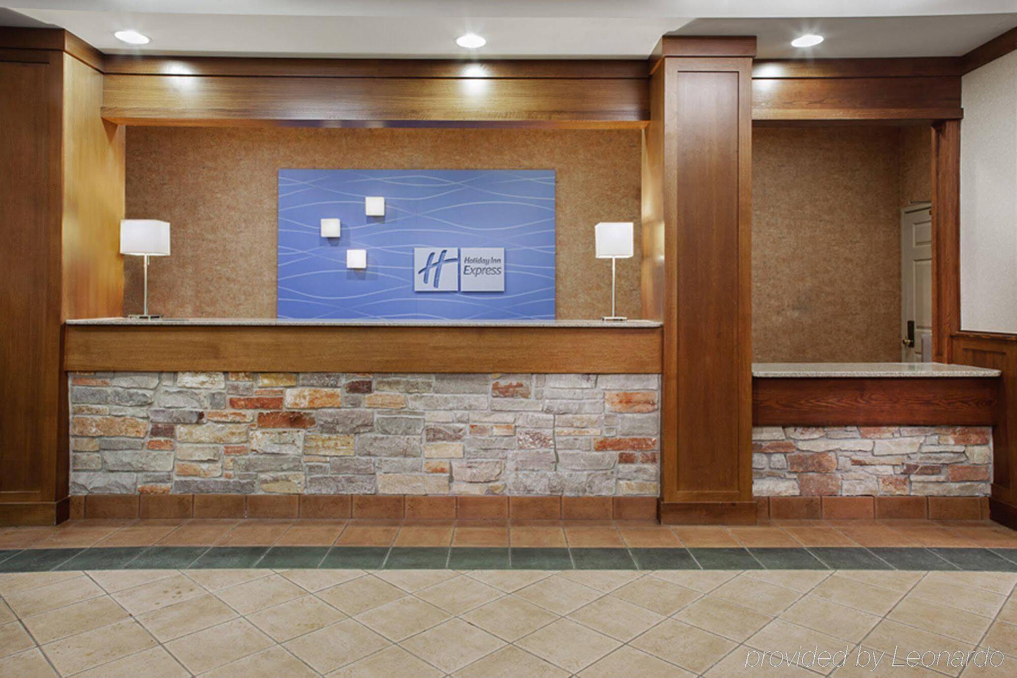 Express & By Ihg 2* Coralville